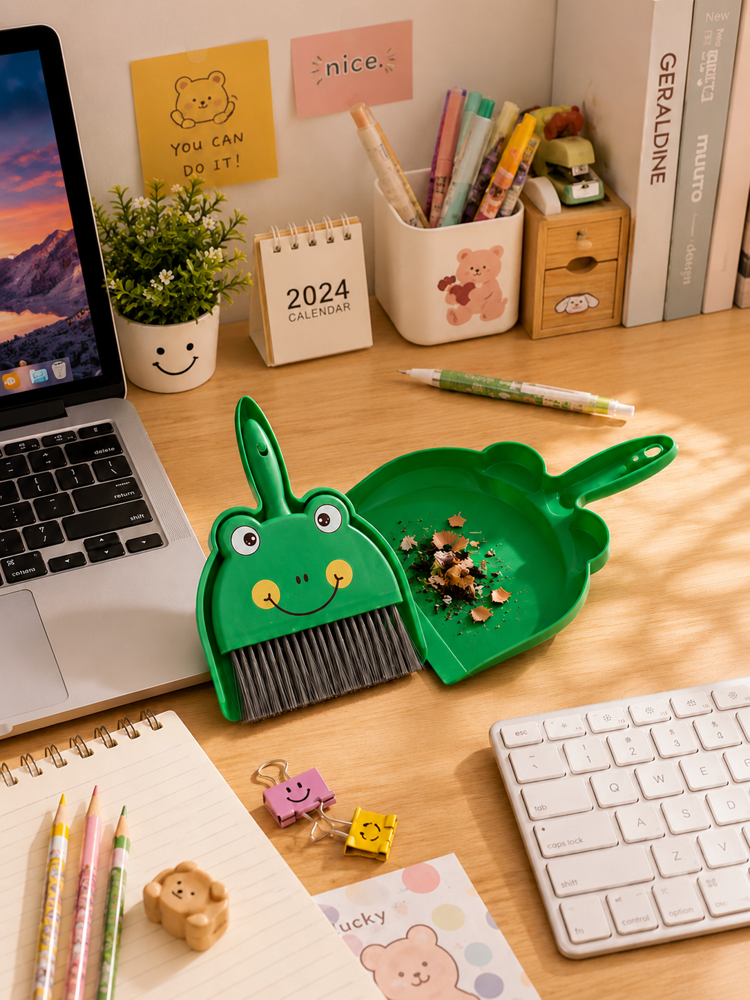 Cartoon Mini Broom & Dustpan Set for Desk – Cute Handheld Desktop Cleaning Brush for Desk, Keyboard & Kitchen | Green Frog