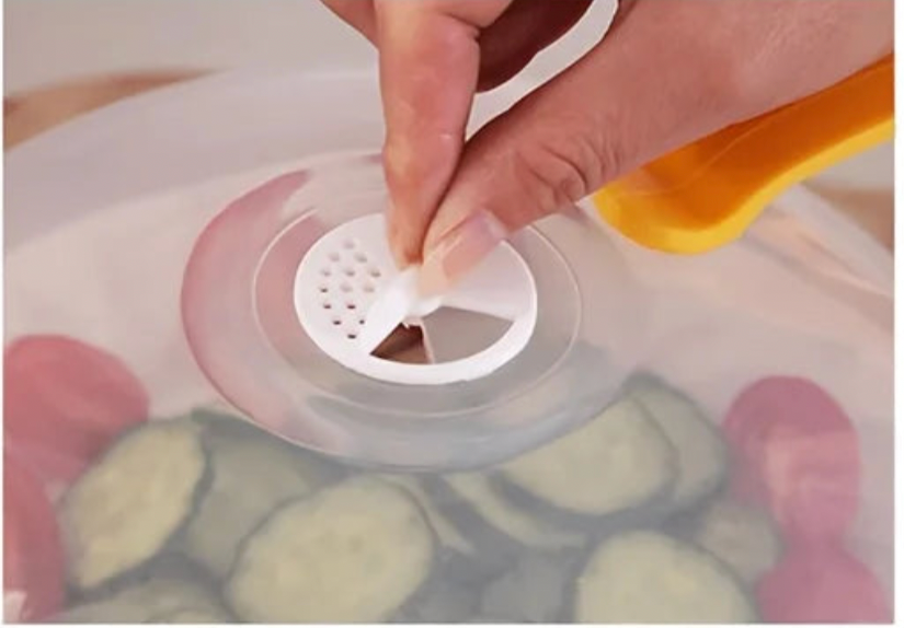 Microwave Food Cover with Steam Vents – Splatter Guard with Easy-Grip Handle for Plates & Bowls | Heat-Resistant
